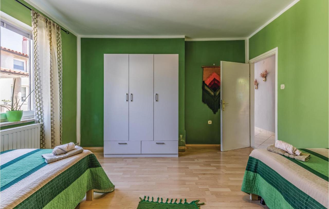 Gorgeous Apartment In Pula With Kitchen Exterior foto