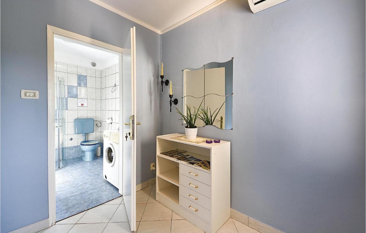 Gorgeous Apartment In Pula With Kitchen Exterior foto