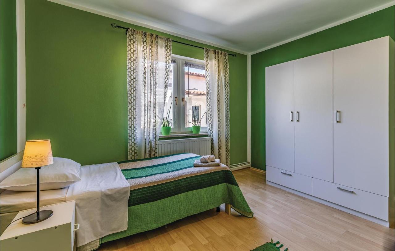Gorgeous Apartment In Pula With Kitchen Exterior foto