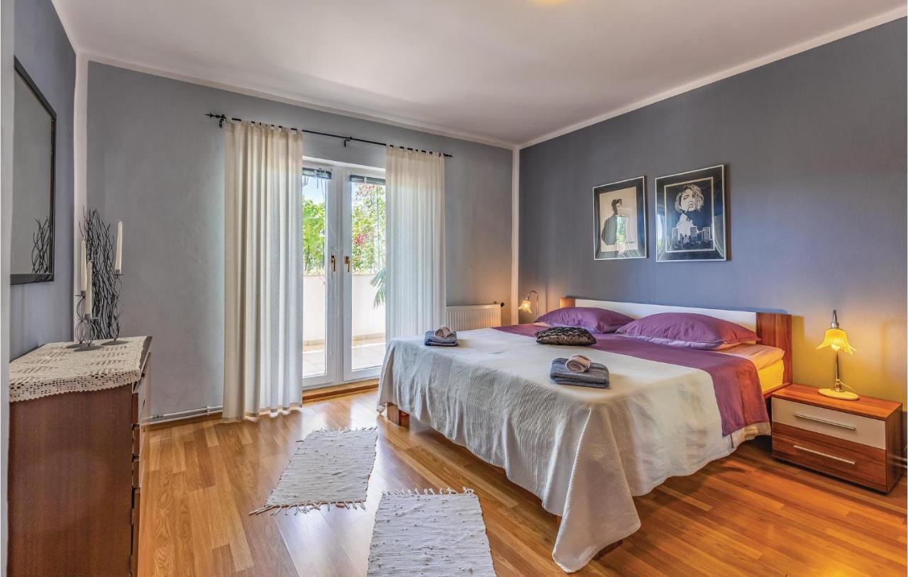 Gorgeous Apartment In Pula With Kitchen Exterior foto