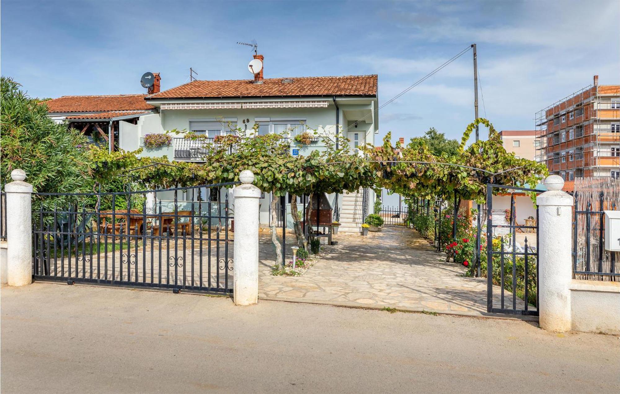 Gorgeous Apartment In Pula With Kitchen Exterior foto